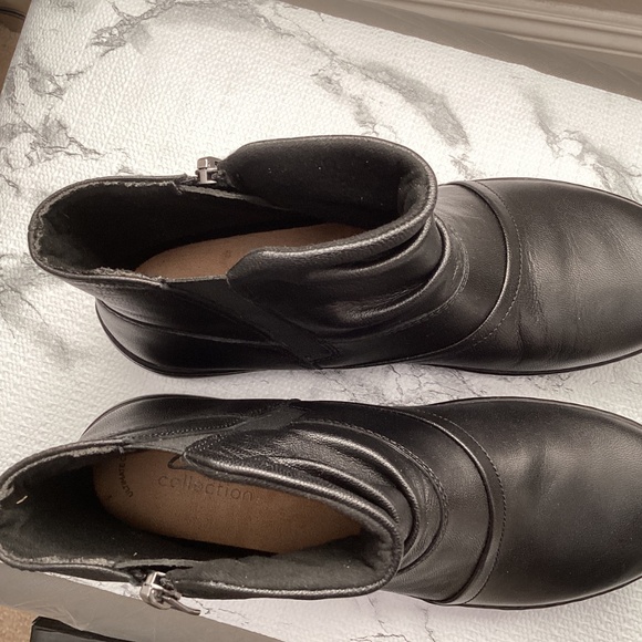 Clarks Booties size 7 NWOB - Picture 4 of 8